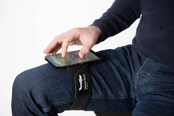 Dream Pilot Magic Kneeboard for MagSafe Devices