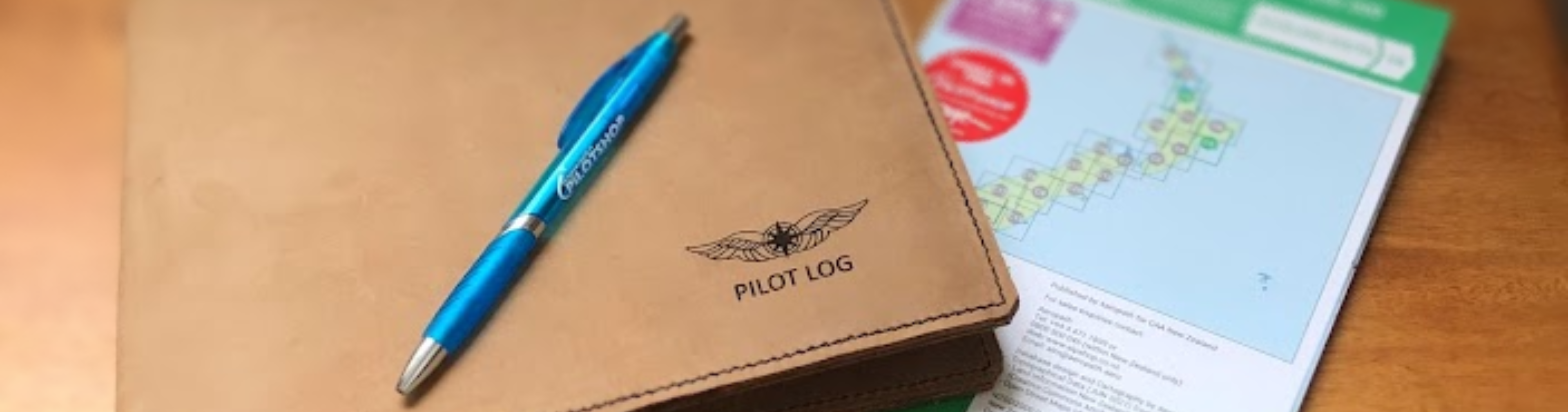 Funda para cuaderno de bitácora de cuero nobuck Sparrowhawk Pilots