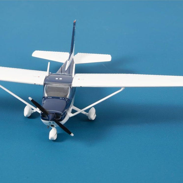 Cessna 172 Skyhawk Die-Cast Model - LE Aircraft Models by Sporty's | Downunder Pilot Shop