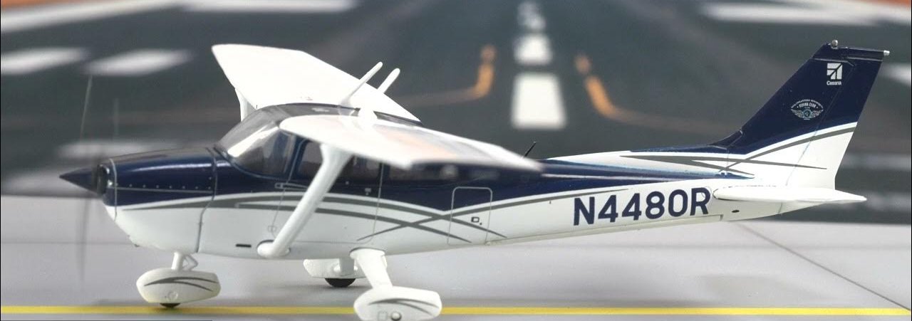 Cessna 172 Skyhawk Die-Cast Model - LE Aircraft Models by Sporty's | Downunder Pilot Shop