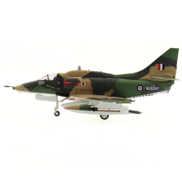 Hobby Master RNZAF A-4K Skyhawk No.75 Squadron - NZ6207 Aircraft Models by Hobby Master | Downunder Pilot Shop