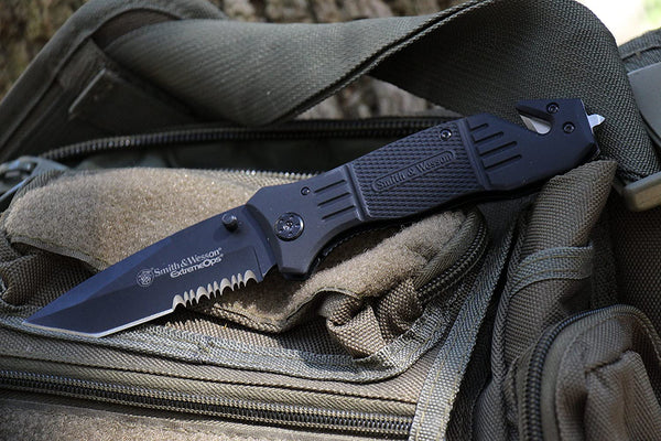 Smith & Wesson Extreme OPS First Response Rescue Knife Knives by Smith & Wesson | Downunder Pilot Shop