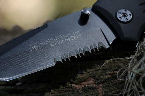 Smith & Wesson Extreme OPS First Response Rescue Knife Knives by Smith & Wesson | Downunder Pilot Shop